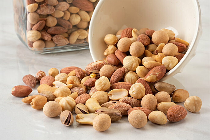 Nuts, snacks, dried fruits Makbul, Izmit, photo