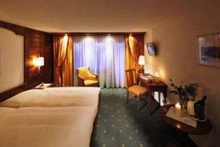 Фото Hotel Mama Zermatt