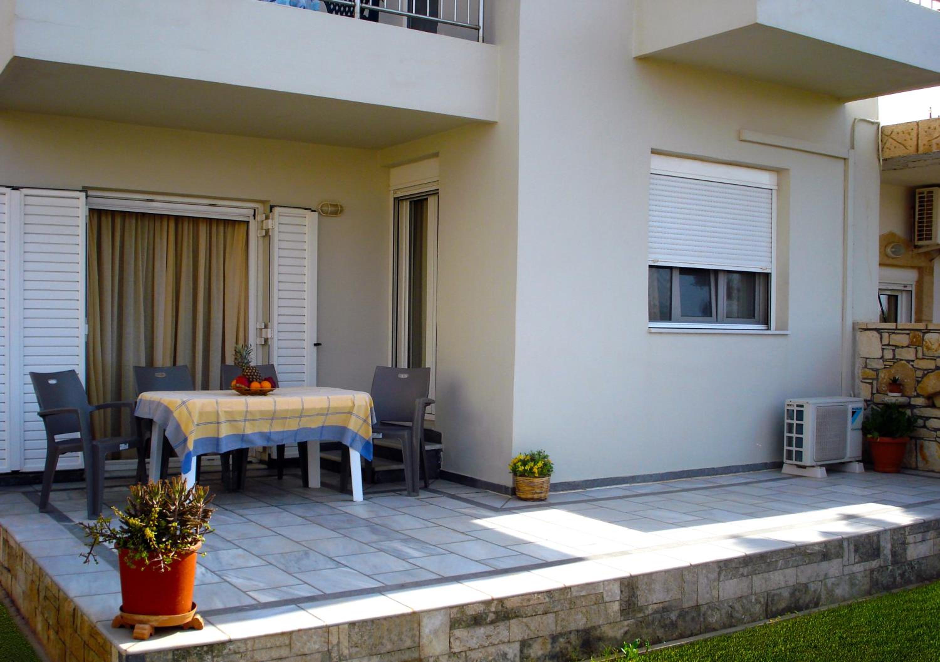 Фото Elina Apartments Gouves