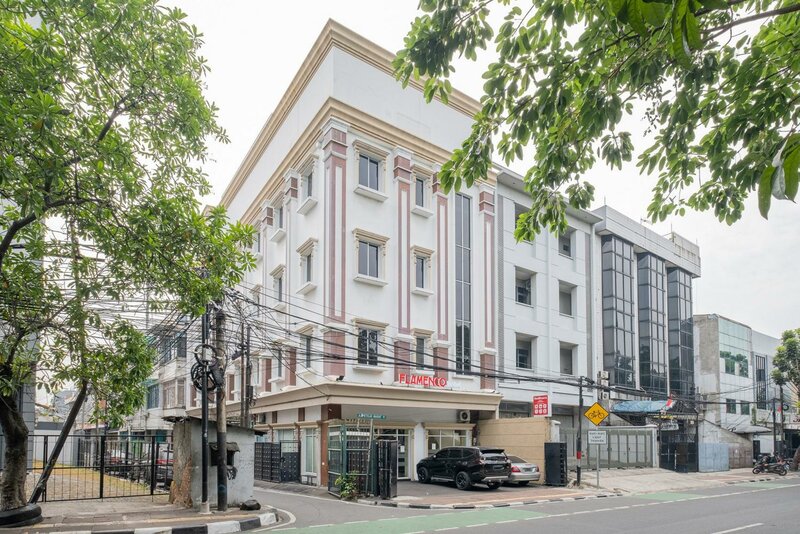 Гостиница RedDoorz Plus @ Cideng Barat в Джакарте