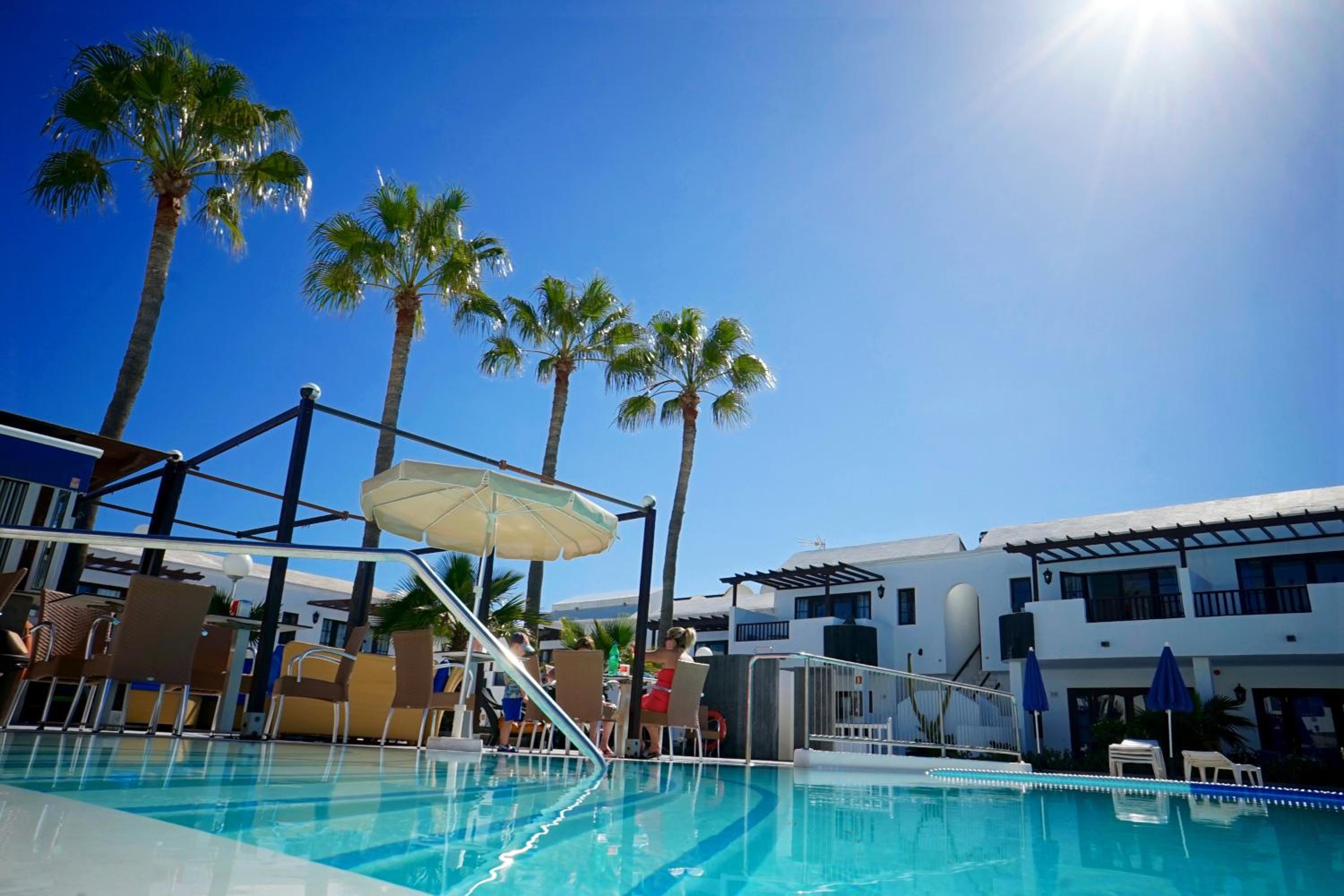 Фото Apartamentos Plaza Azul