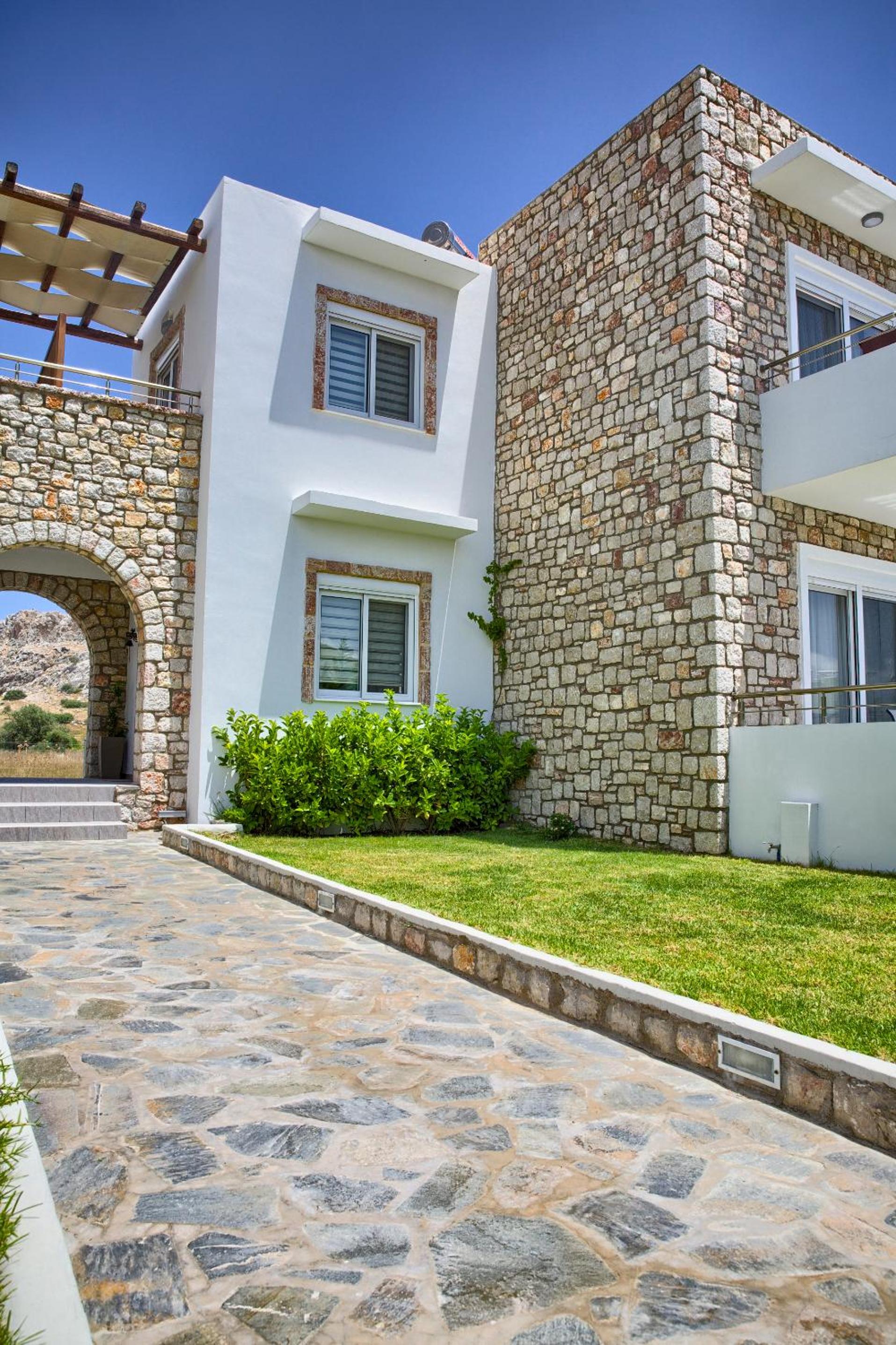 Фото G&k Stone Suites