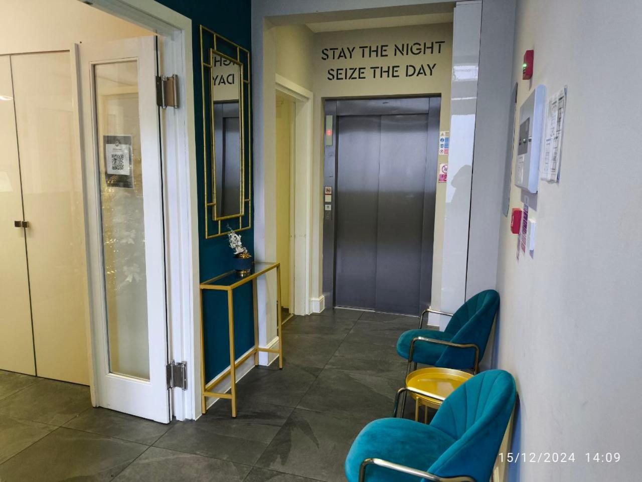 Фото Mstay 88 Studios Kensington