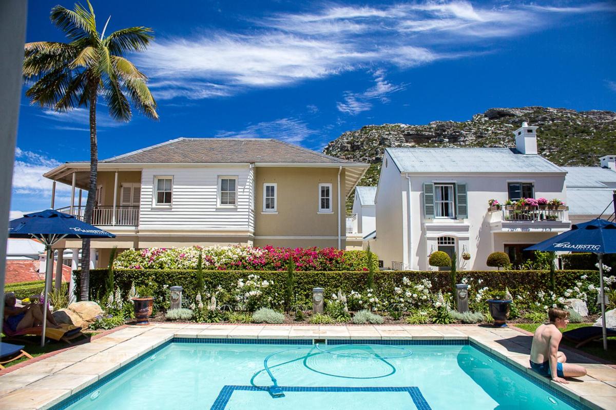 Фото The Majestic Apartment