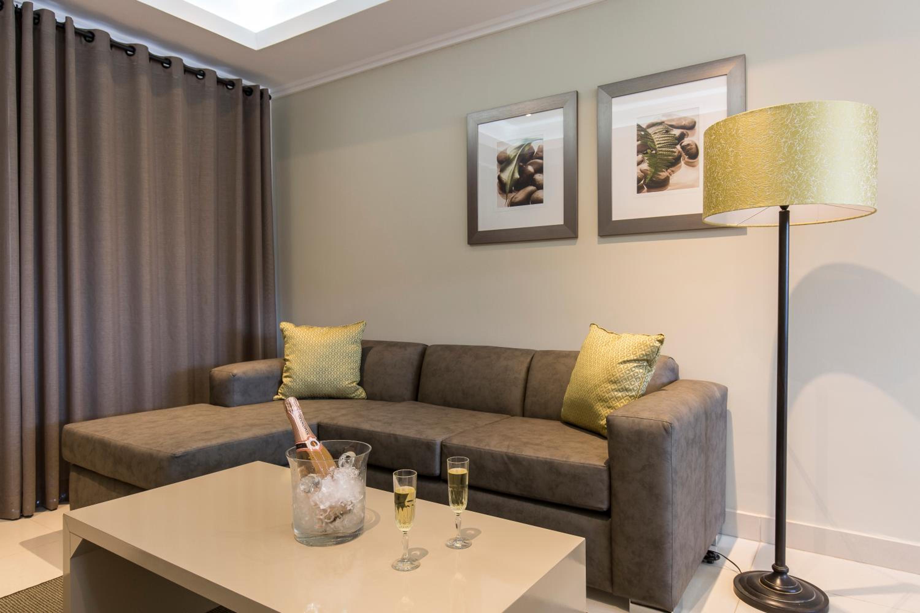 Фото Savannah Park Luxury Apartments