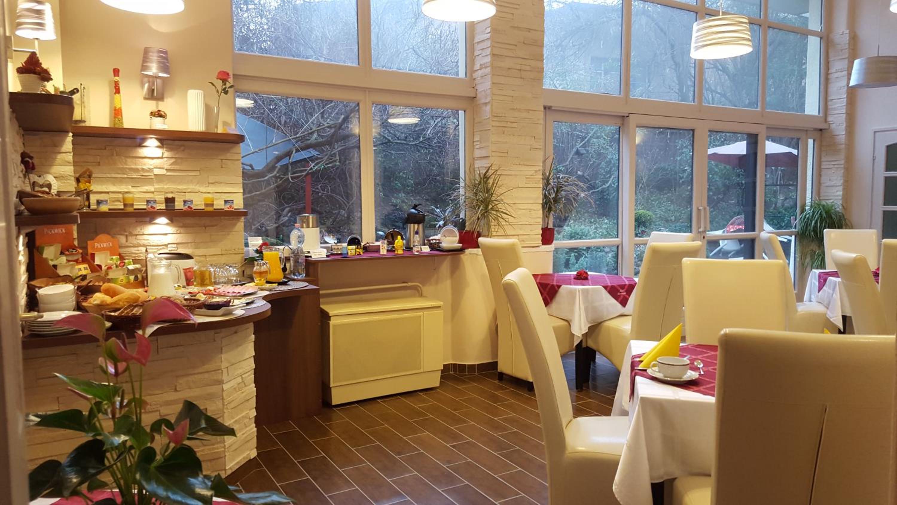 Фото Hotel Romantik Eger