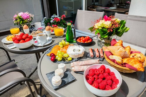 Гостиница Hôtel Montbriand Antony в Антони