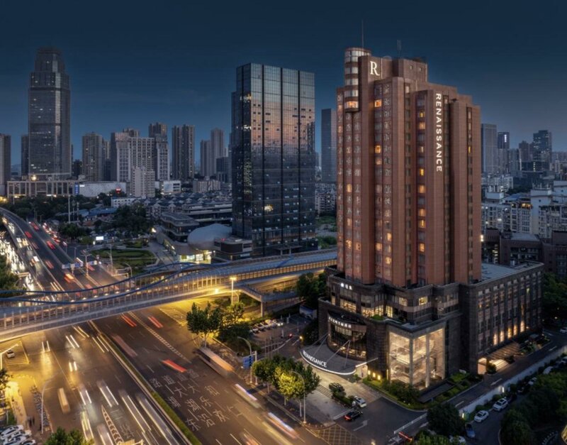 Гостиница Renaissance Wuhan в Ухане