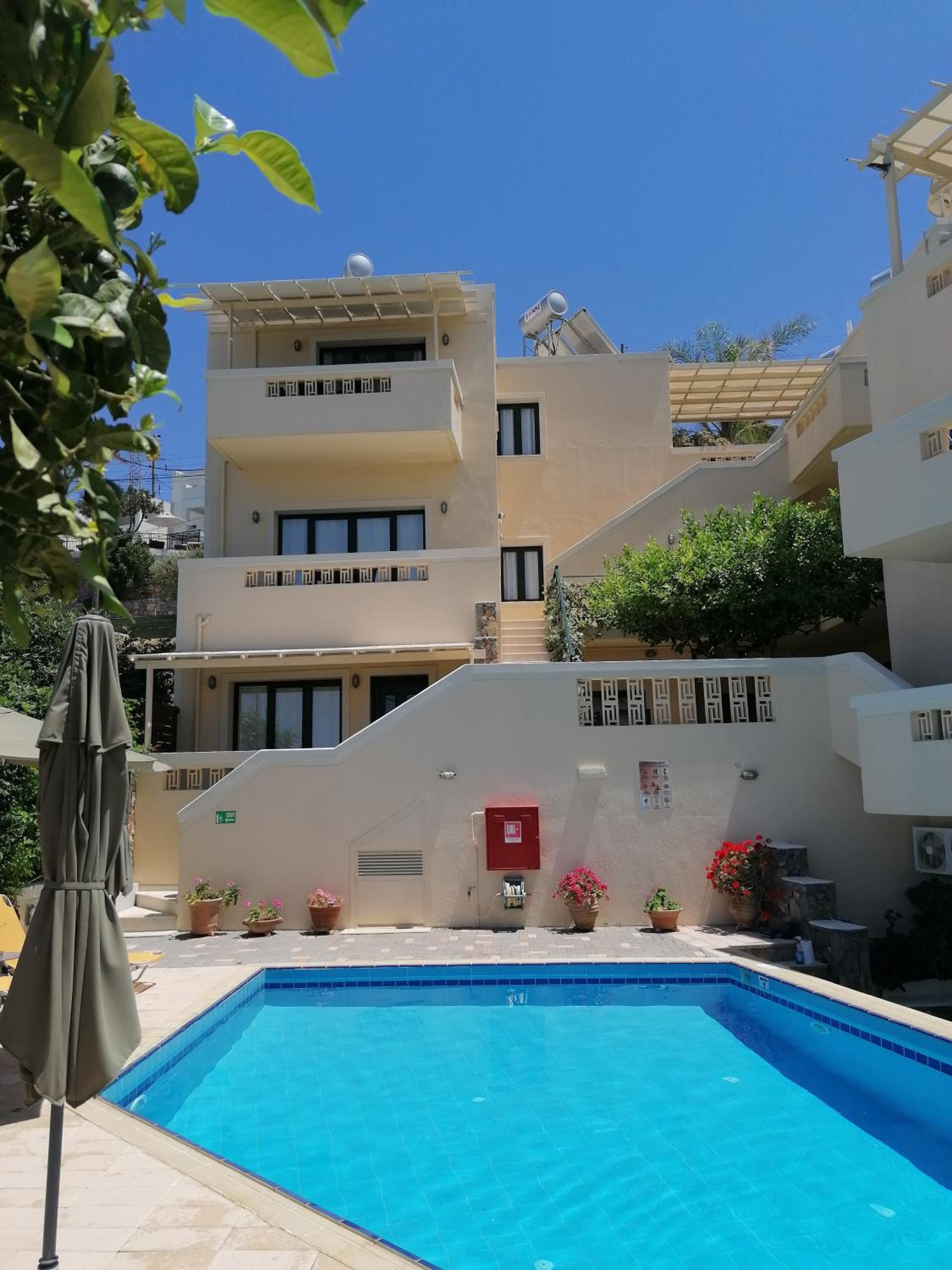Фото Villiana Holiday Apartments