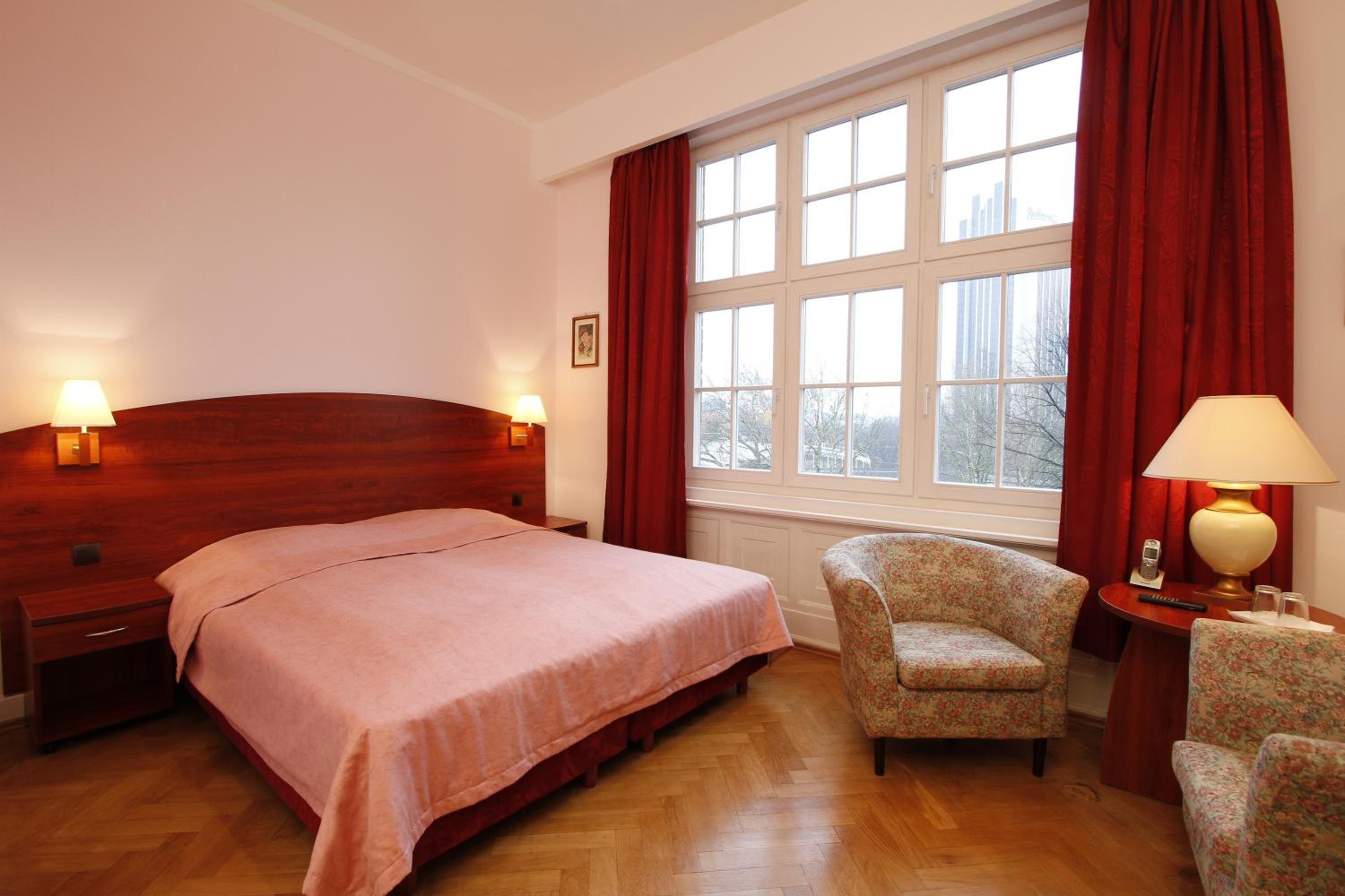 Фото Preuss Im Dammtorpalais