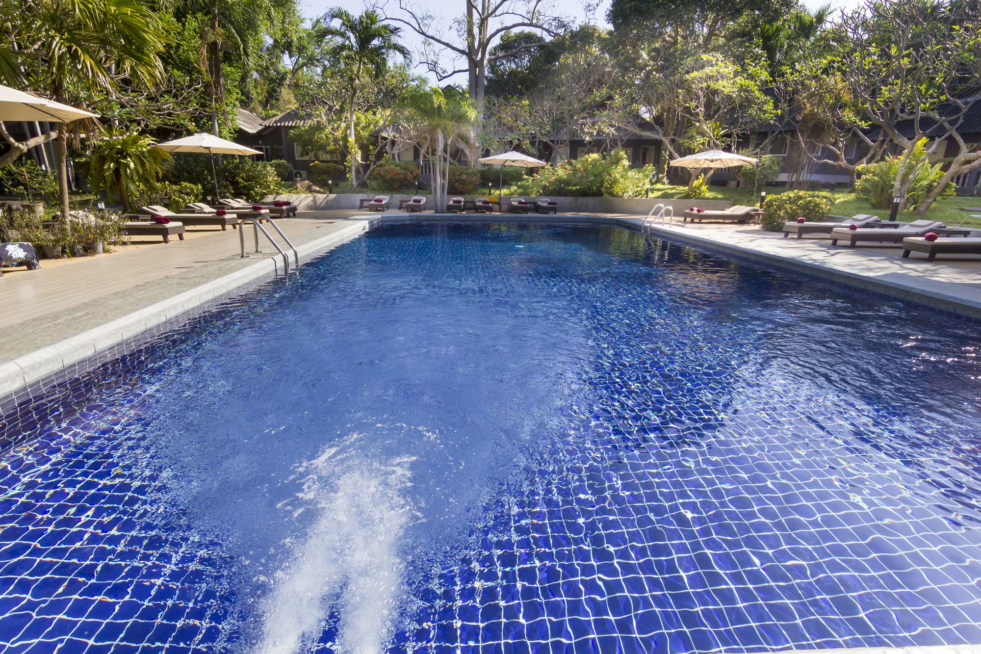 Фото Let's Hyde Pattaya Resort & Villas