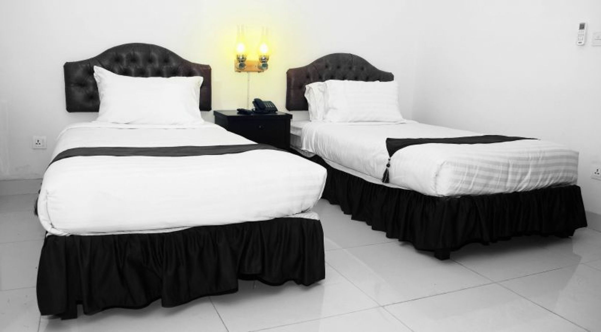 Фото Panoramic Hotel - Mall Road Lahore