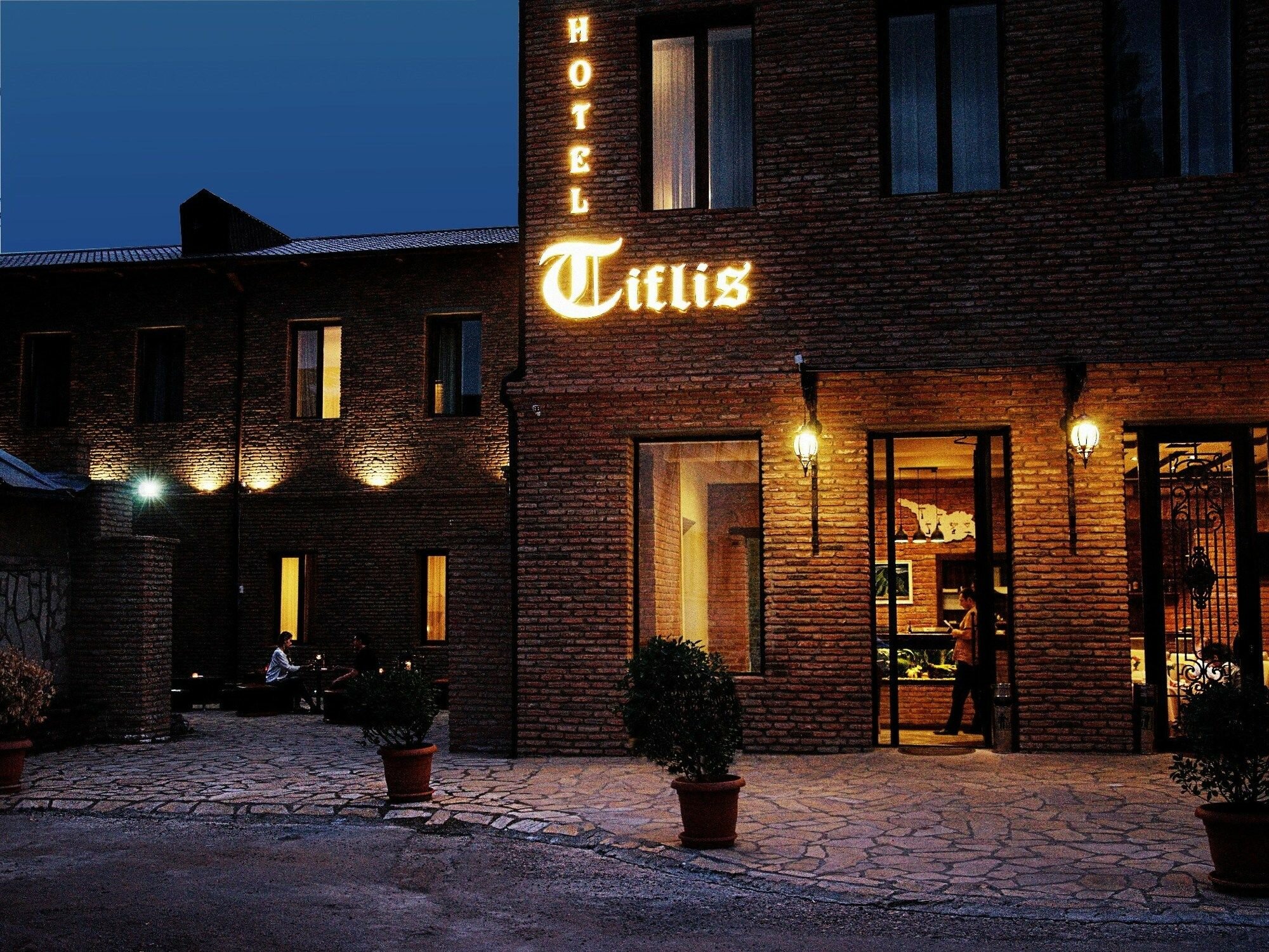 Фото отеля 1