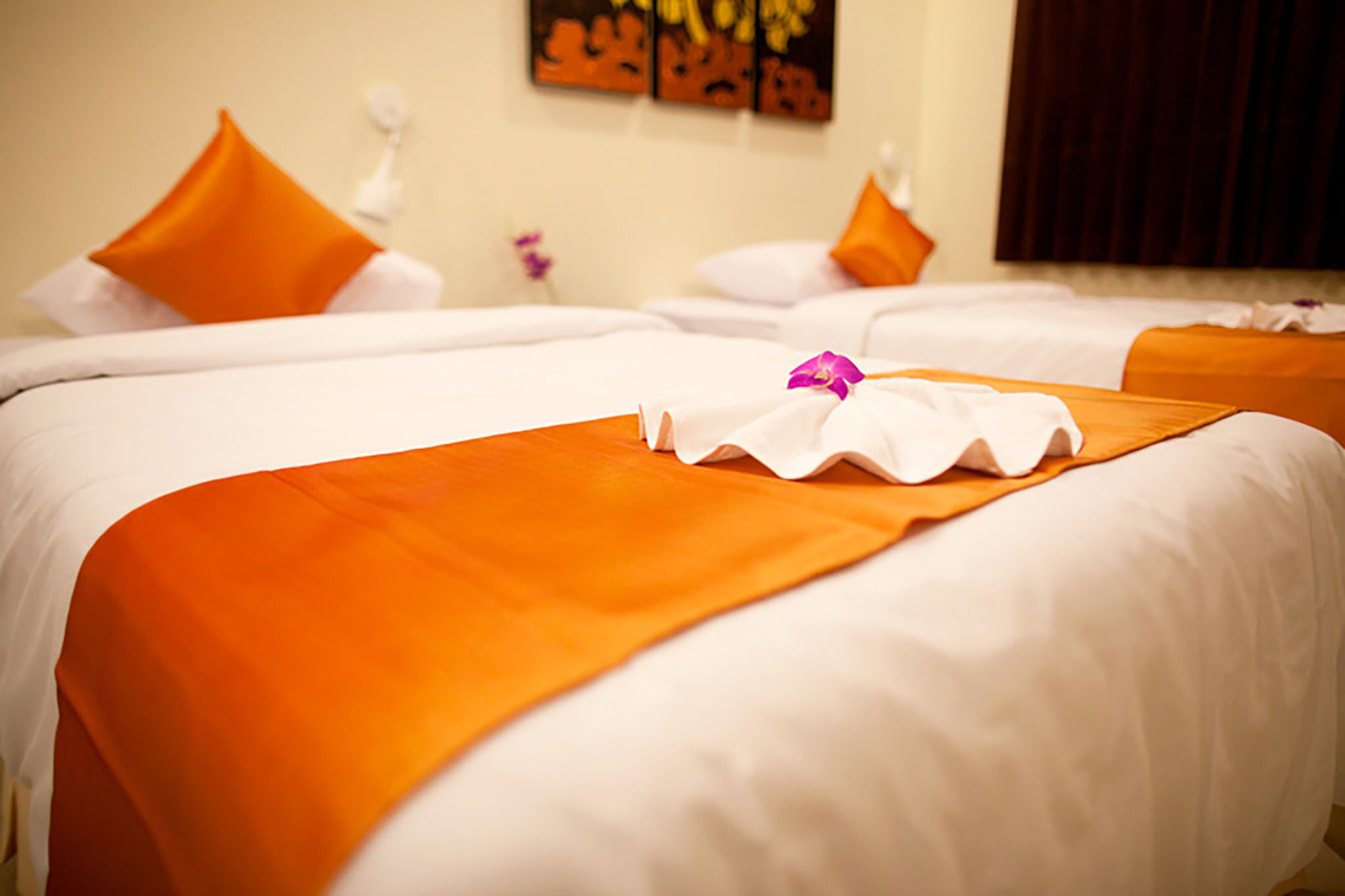 Фото At Kamala Hotel