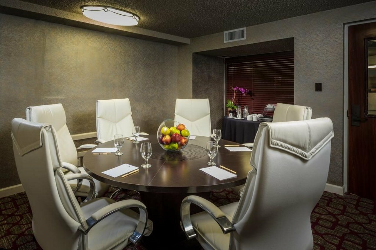 Фото DoubleTree by Hilton Hotel Austin Northwest Arboretum