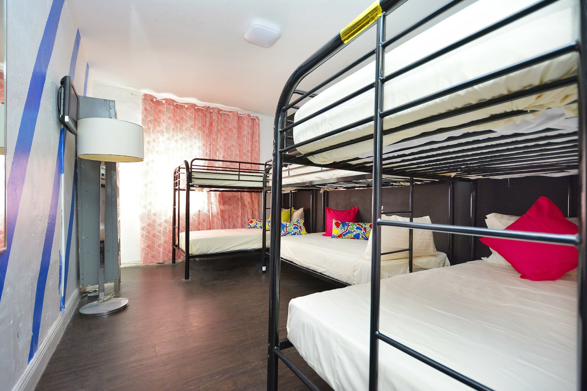 Фото South Beach Rooms and Hostel