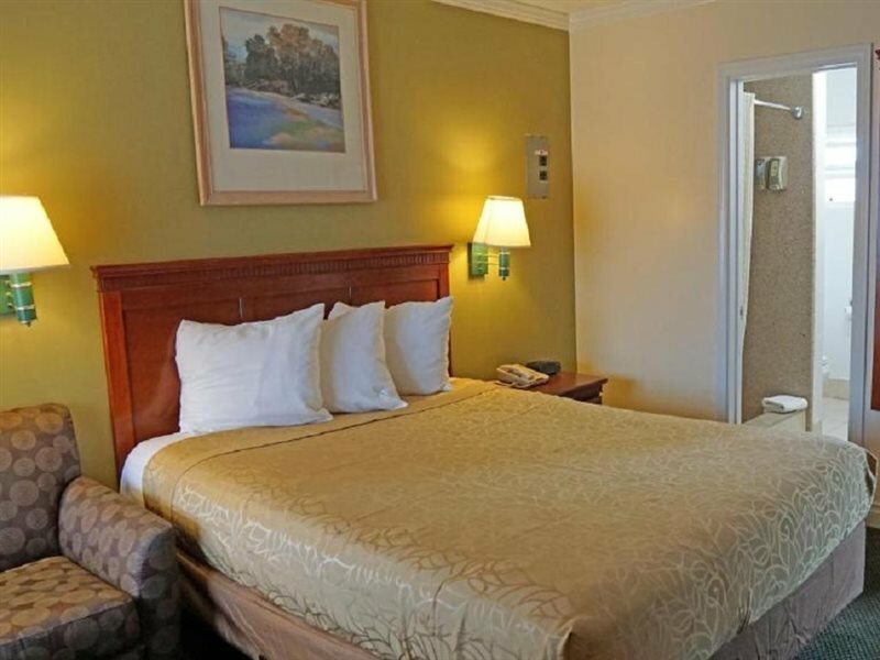 Фото Redondo Inn and Suites