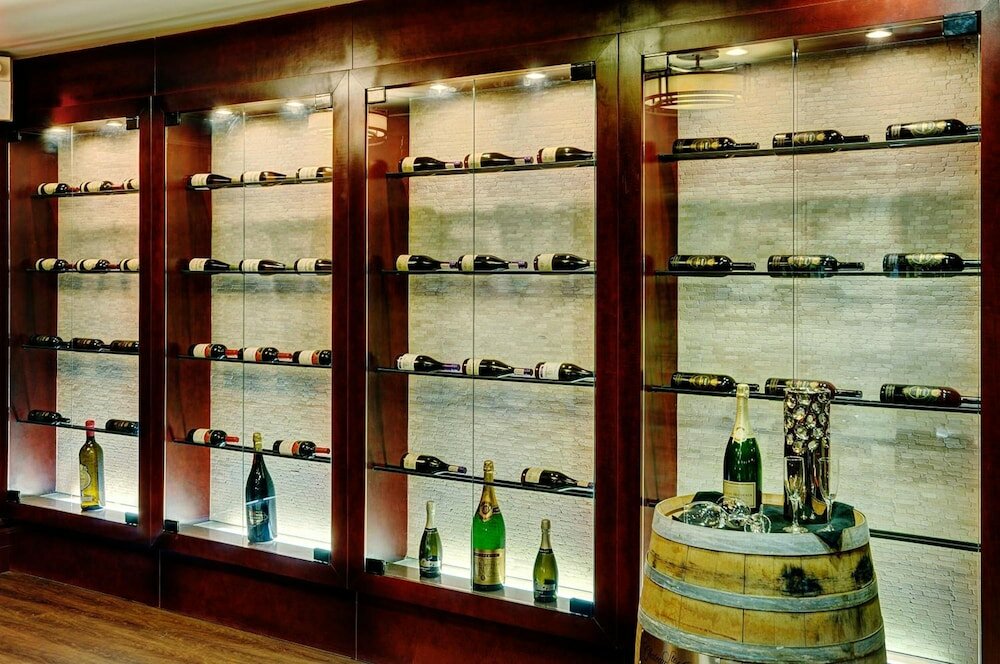 Фото Chateau Nova Yellowhead