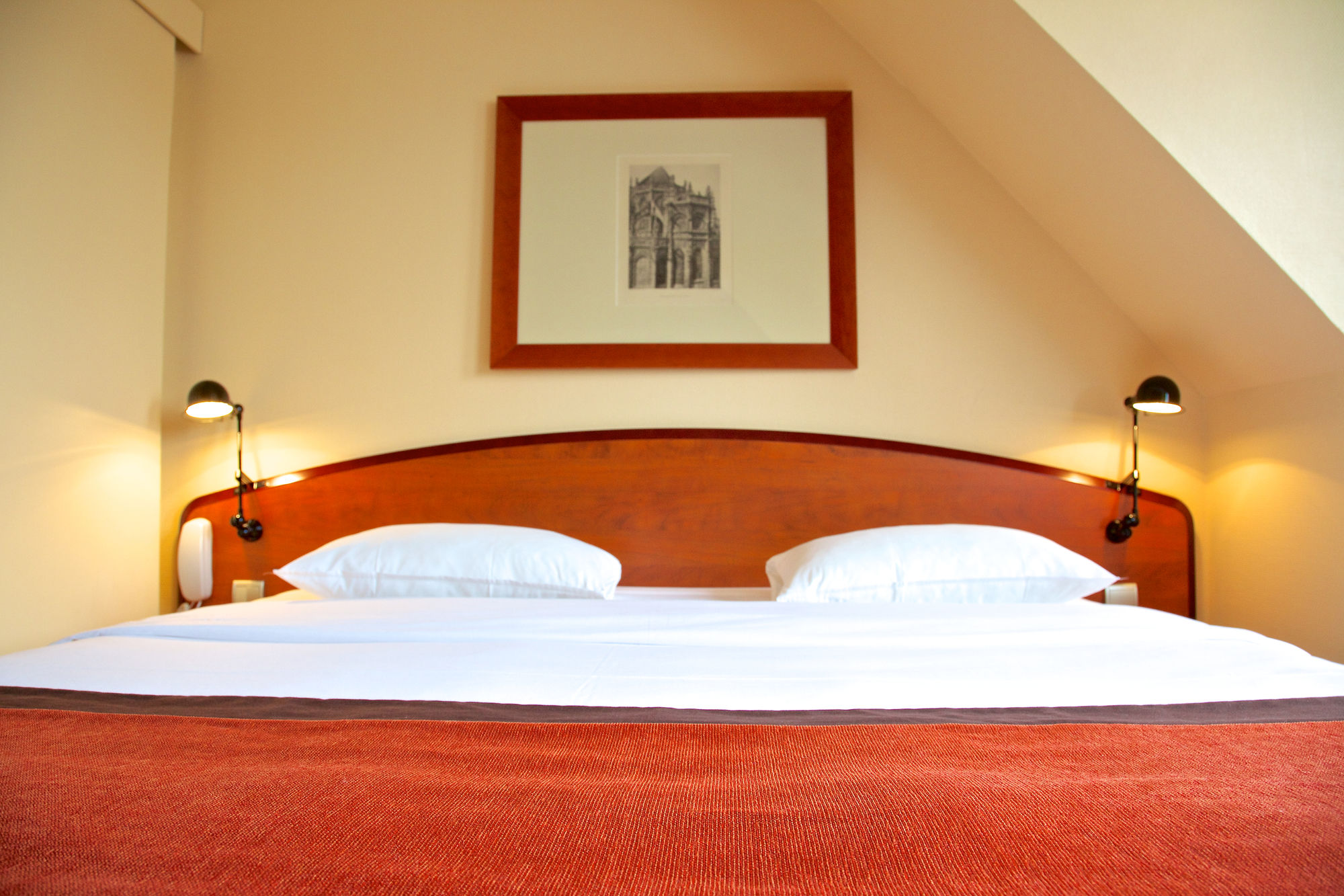 Фото Best Western Royal Hotel Caen