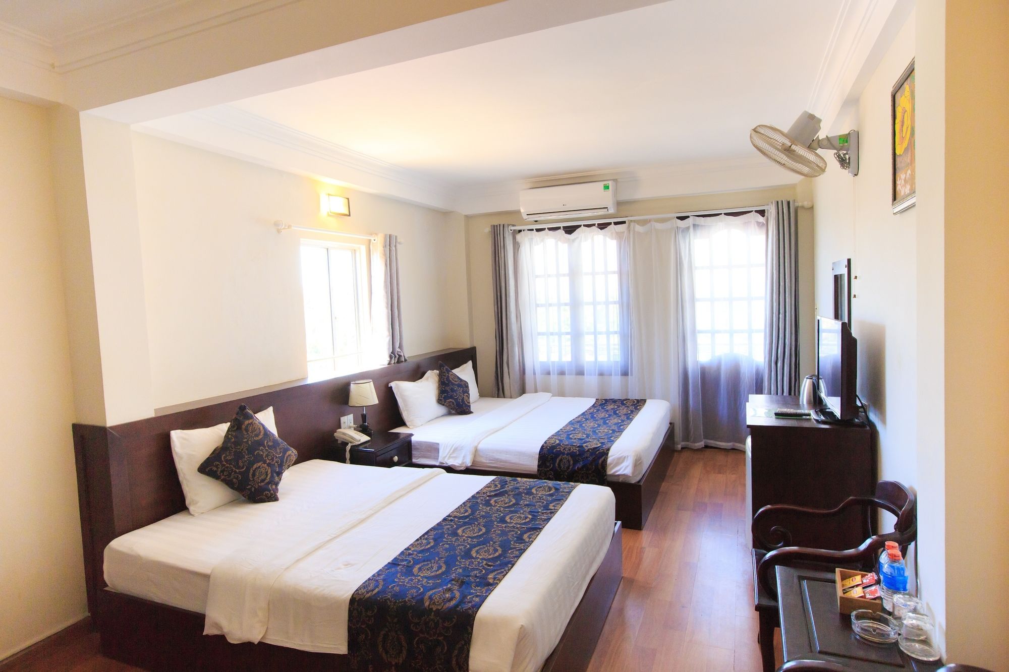 Фото Pho Bien Hotel