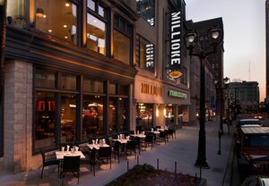 Гостиница Marriott Milwaukee Downtown