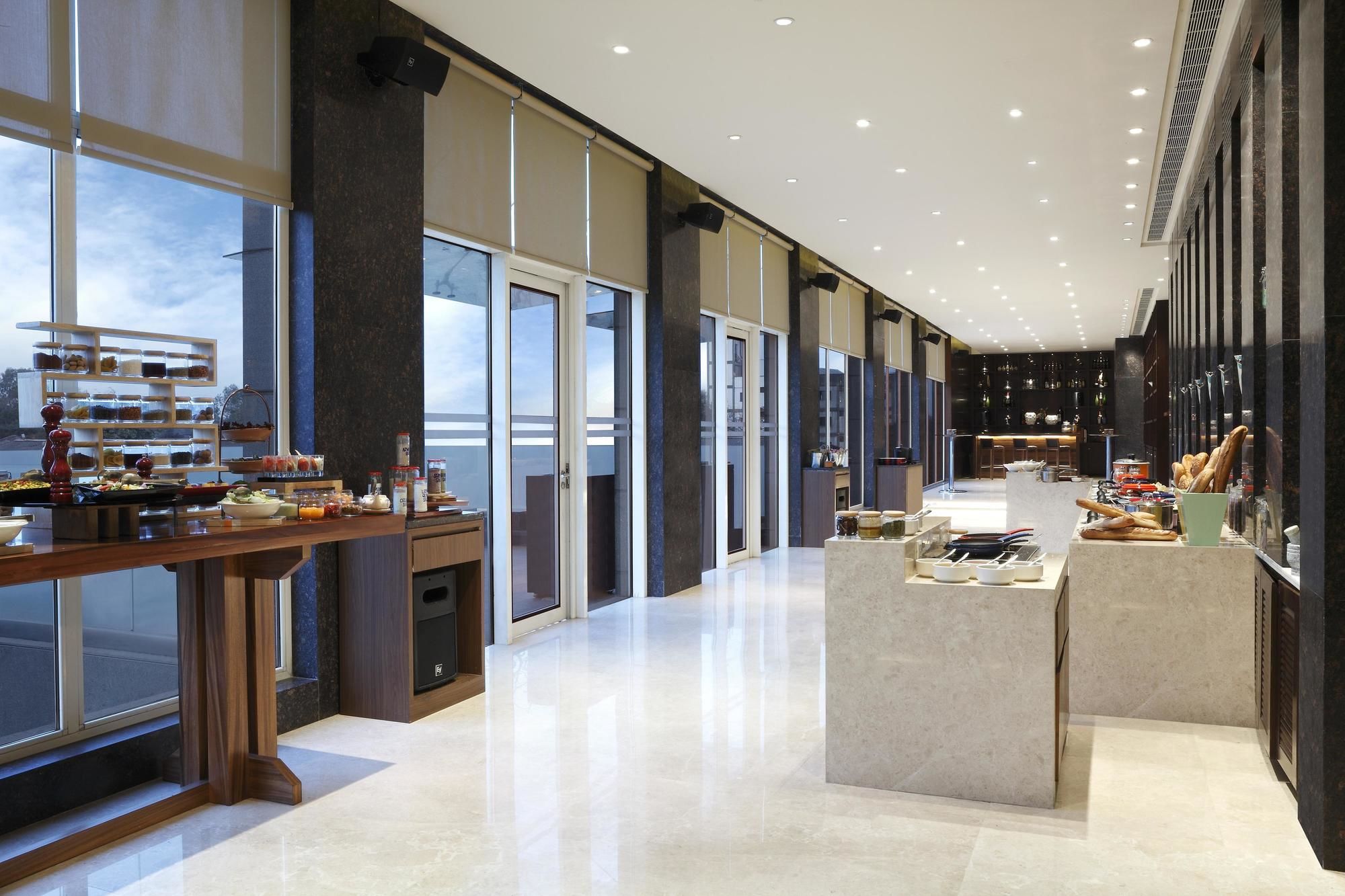 Фото DoubleTree by Hilton Hotel Pune - Chinchwad