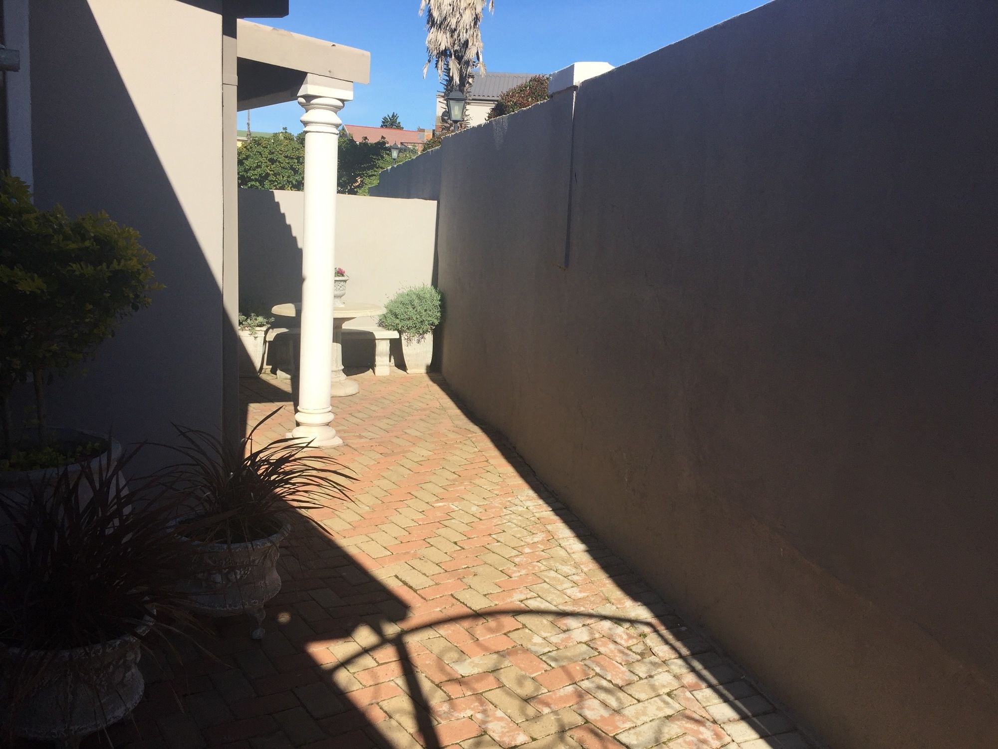 Фото Sea Whisper Guest House & Self Catering