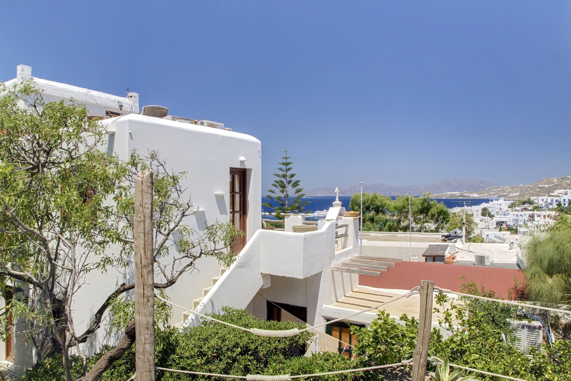 Фото Studios and Suites Rania