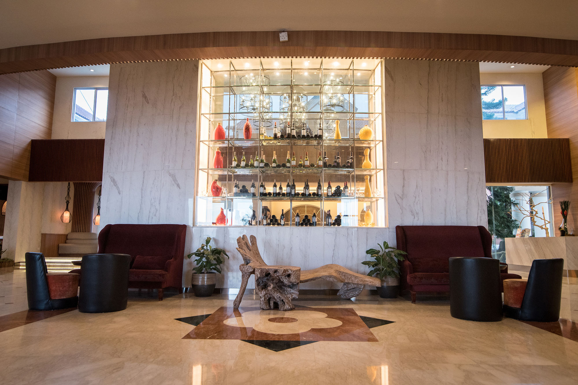 Фото Crown Vista Hotel