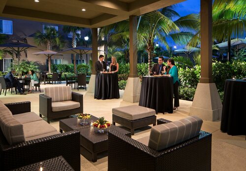 Гостиница Courtyard Palm Beach Jupiter в Палм-Бич-Гарденз
