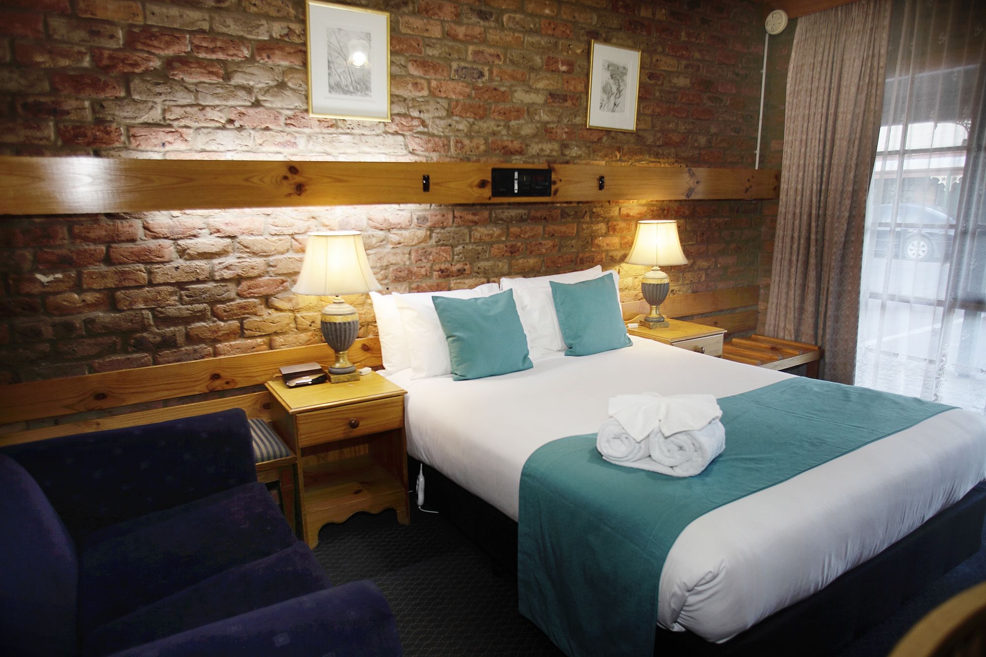 Фото The Settlement Historic Hotel