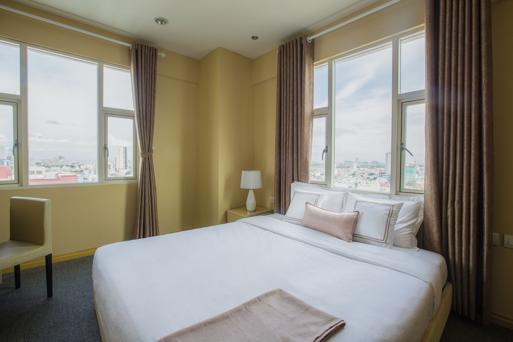 Фото Vinh Trung Plaza Apartments - Hotel