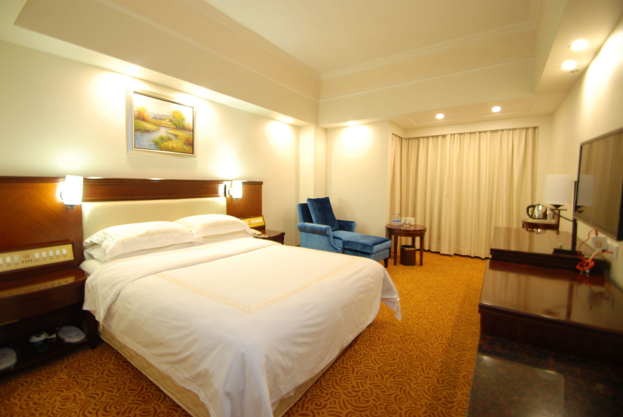 Фото Overseas Chinese Friendship Hotel