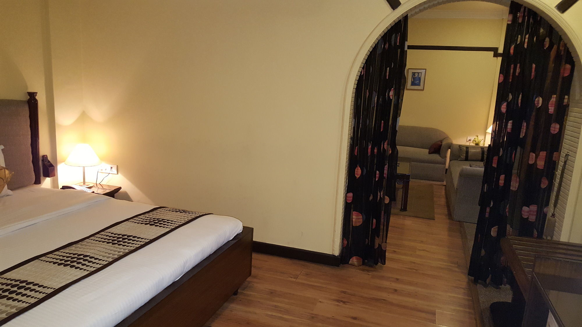 Фото Lytton Hotel