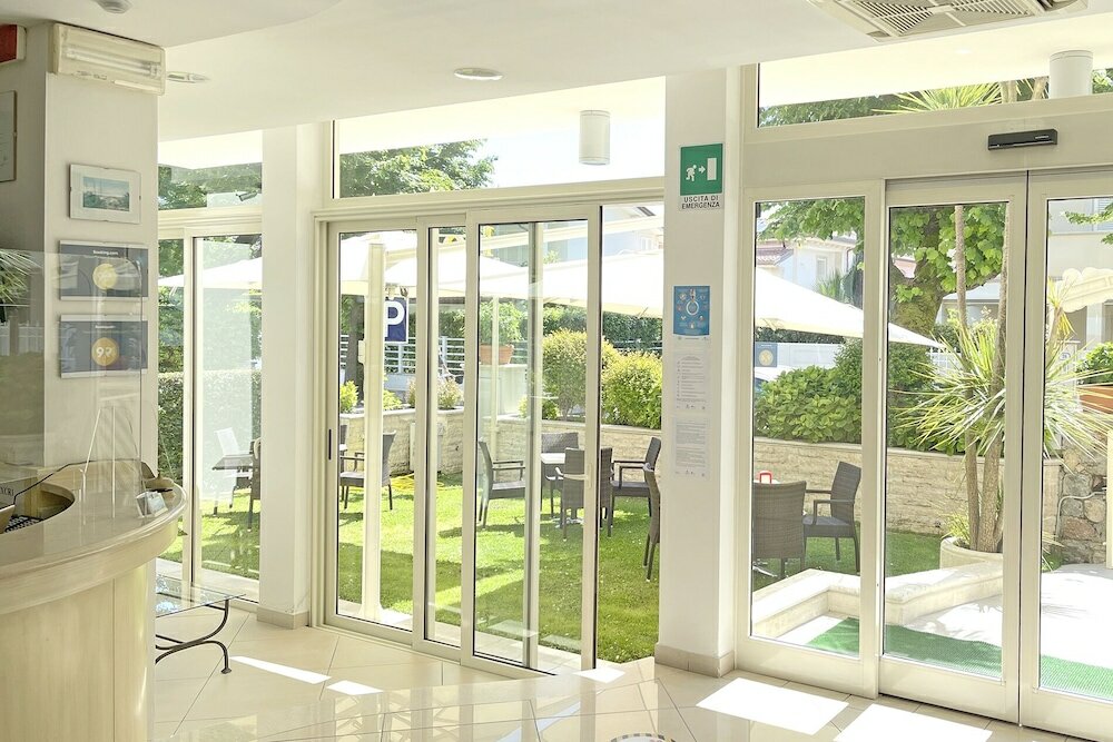 Фото Hotel Pigalle