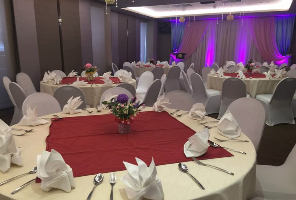 Фото The Brunei Hotel