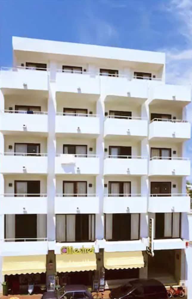 Фото Apartamentos Mestret