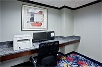 Фото Holiday Inn Express Cleveland Airport - Brookpark, an Ihg Hotel