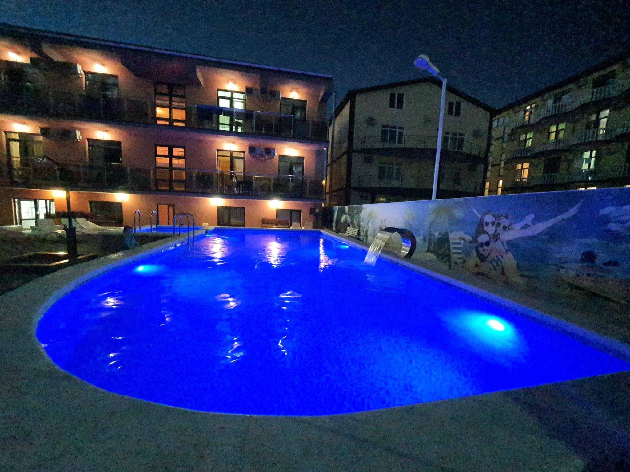 Фото Камела