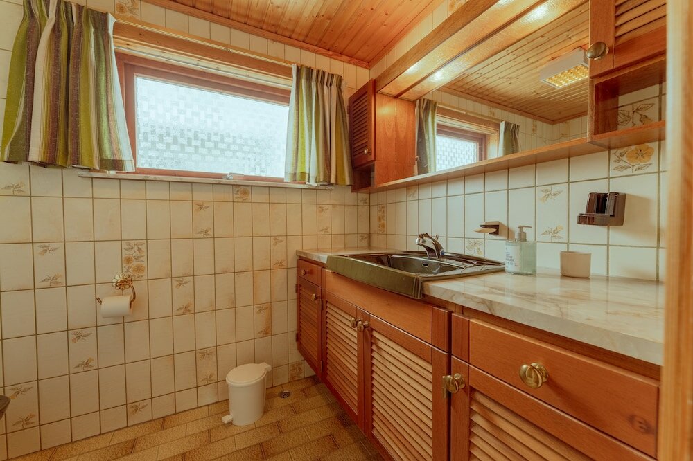 Фото Charming 3 Br Home Scenic Village Nature