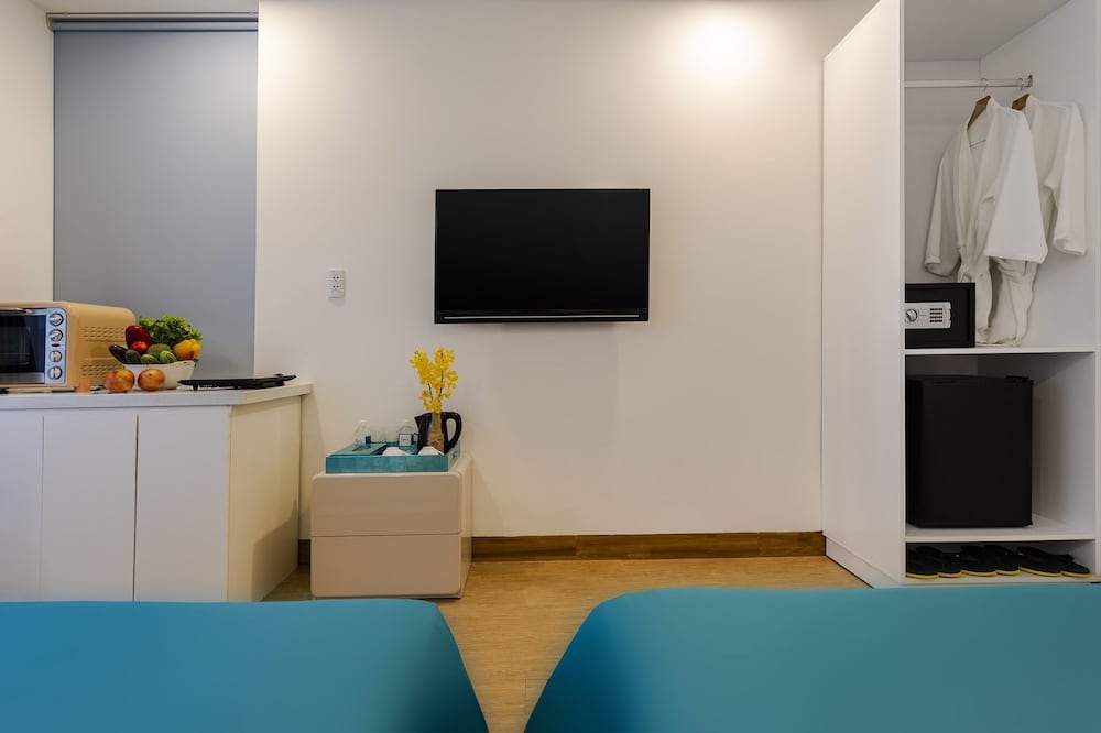 Фото Lyn's Hotel & Apartment