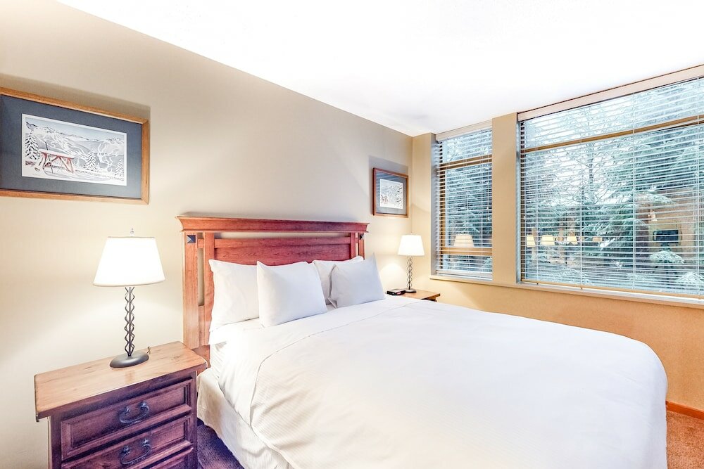 Фото Whistler Cascade Lodge