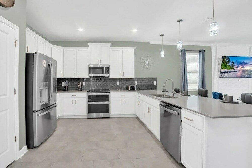 Фото Jurassic Water View @storey Lake by Shine Villas! Sleeps up to 24! № 021