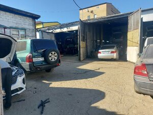 Volvo (Initsiativnaya Street, 34А), servicio de coches, centro de reparación de automóviles