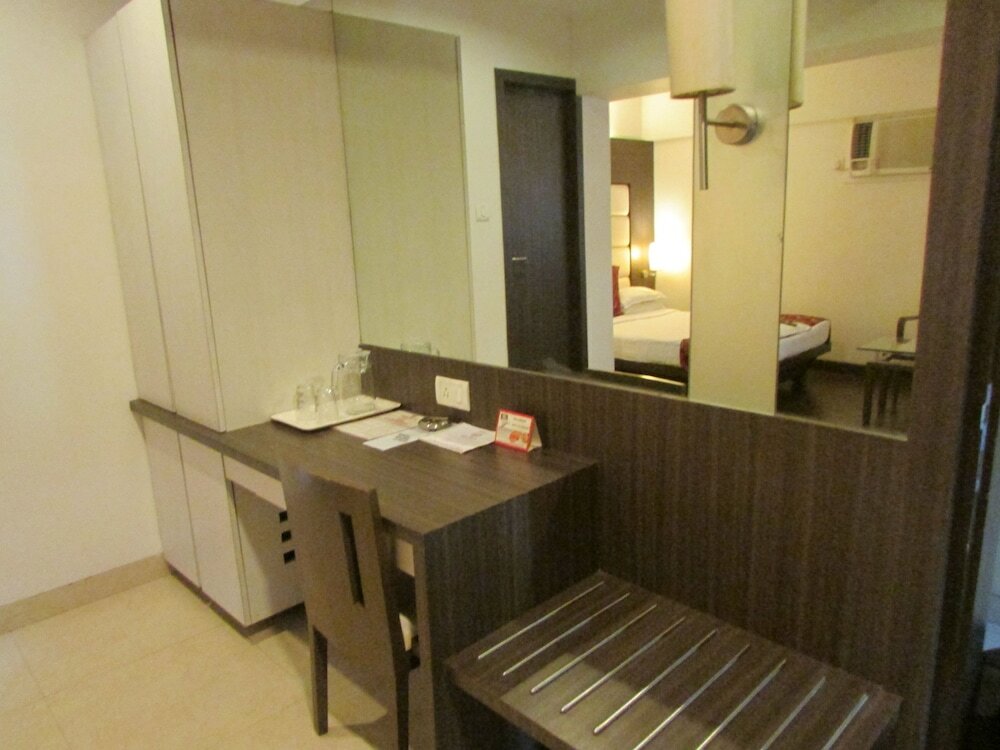 Фото Hotel Mourya Residency