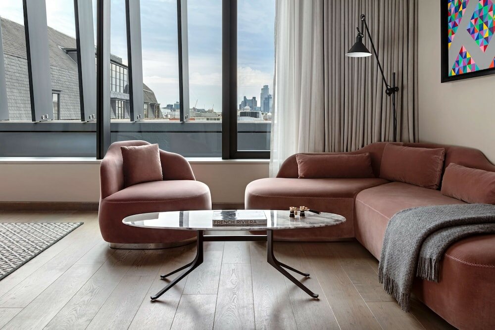 Фото The Londoner