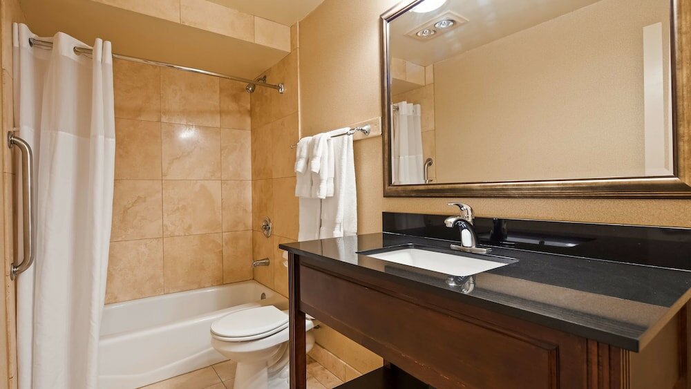 Фото Wingate by Wyndham Bellingham Heritage Inn