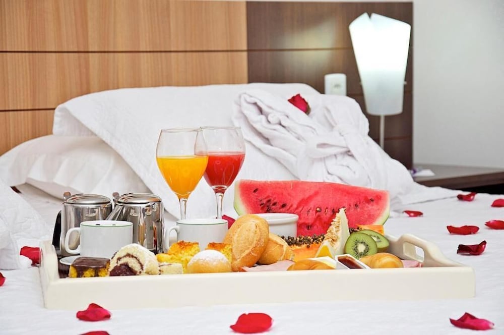 Фото Delcas Hotel