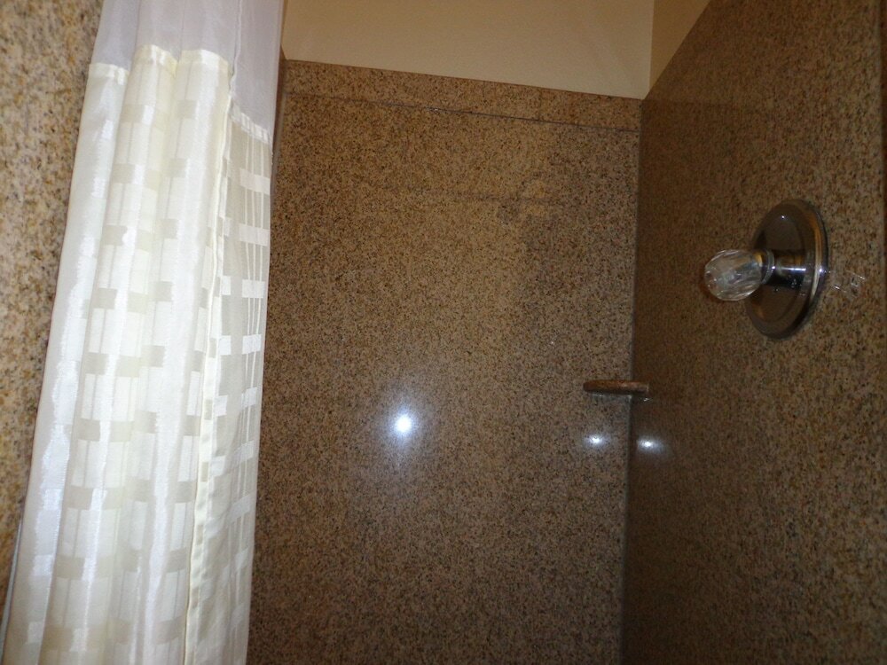 Фото Economy Inn Express Warren