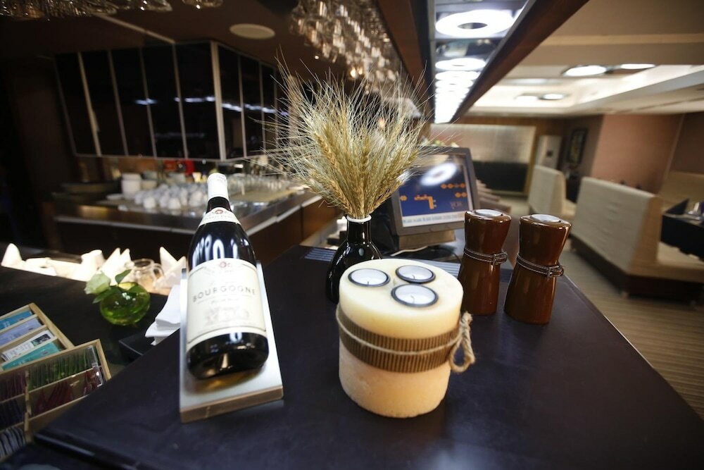 Фото The Corporate Hotel Central